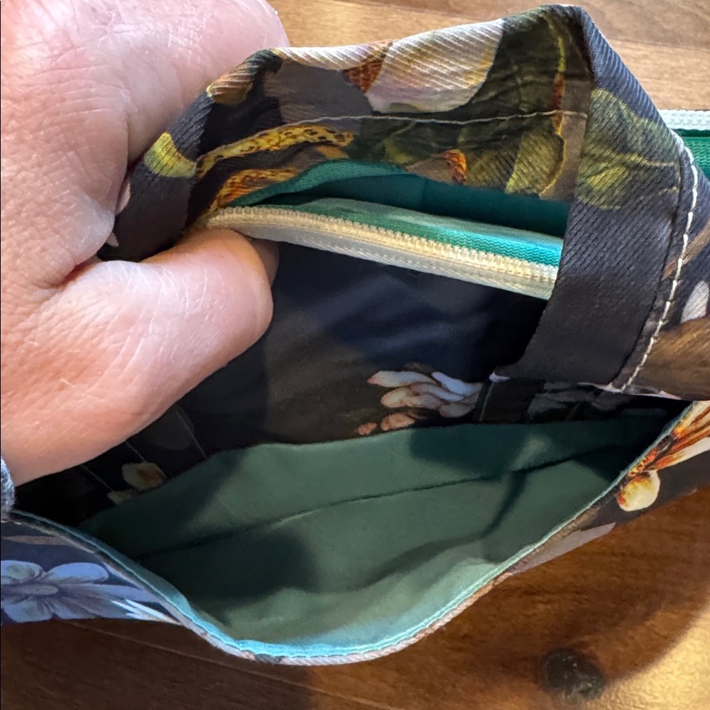 CANVASLOVE Floral Laptop Bag - Picture 6 of 11